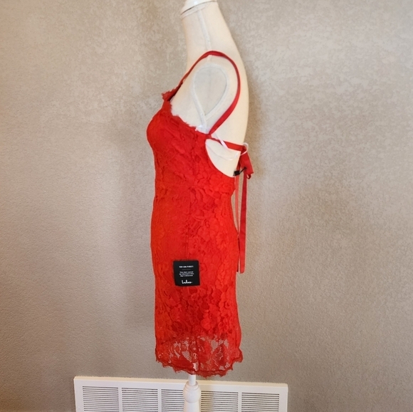 Lulu's lace open back dress size Small New - Picture 3 of 7